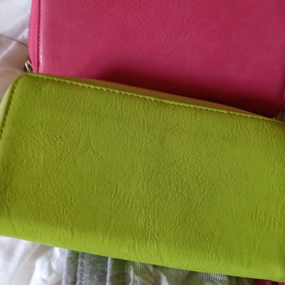 All vegan wallets or wrislets - Picture 8 of 8